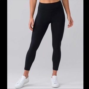 NWOT Pushing Limits Lululemon Size 4